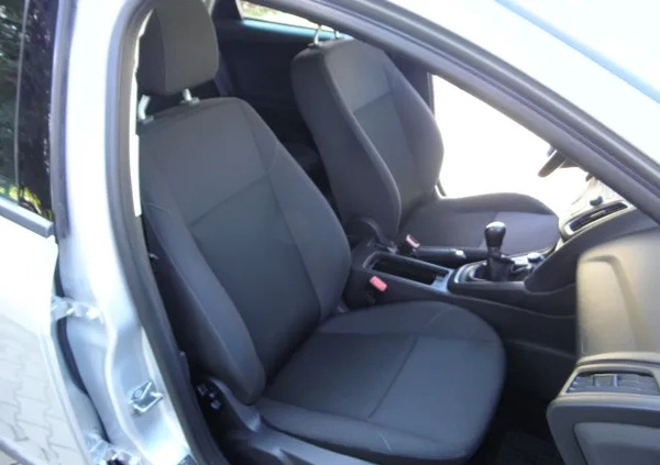 Ford Focus cena 39900 przebieg: 130000, rok produkcji 2017 z Kunów małe 466
